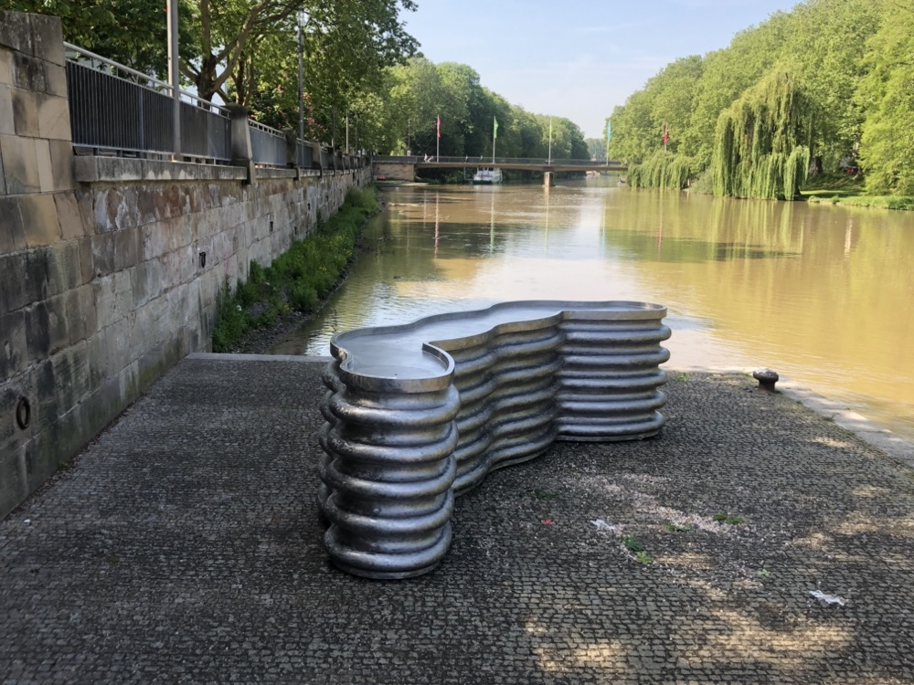 Installation of Reef on the bank of the Neckar c/o pier Theaterschiff