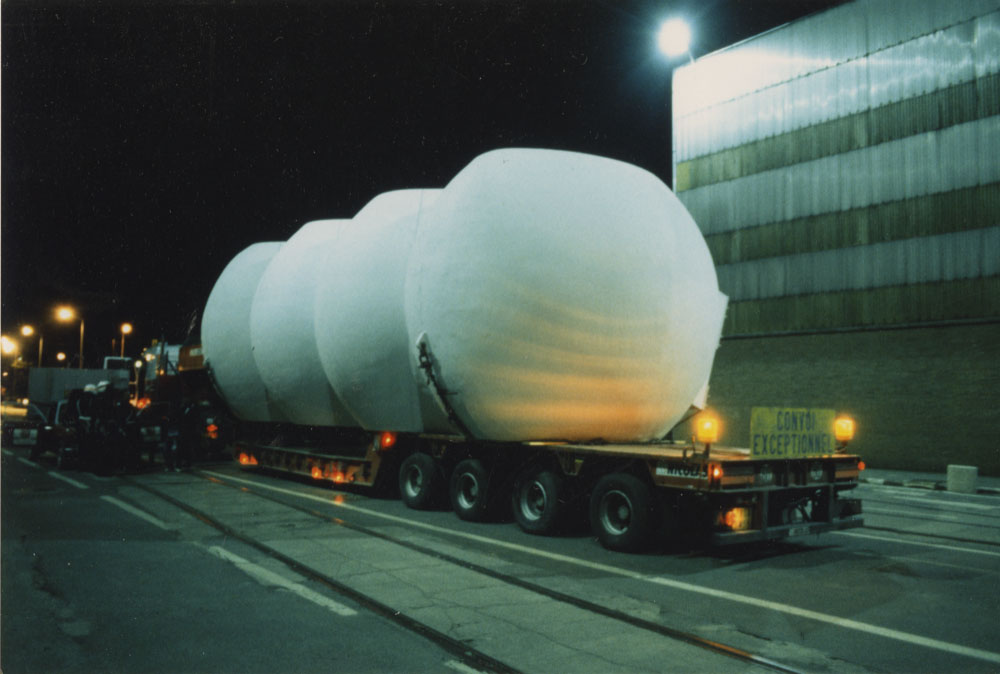 Transport of 'Between Fiction and Fact' to the site